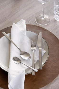 Online Dekkebrikke Josefine rund cognac Duker, Spisebrikker, Brikker Og Løpere