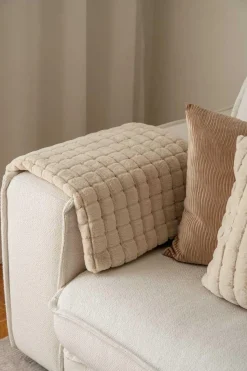 Outlet Pledd Faux fur ruter 130x170cm Pledd